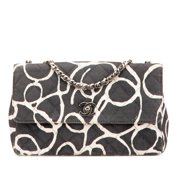 Pre-Loved Chanel Medium CC Quilted Printed Canvas Single Flap - Picture 1 of 9